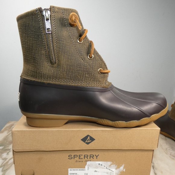 NiB Sperry Women's Ebossed Saltwater Boots, Brown/Olive, 9.5 - Picture 2 of 11
